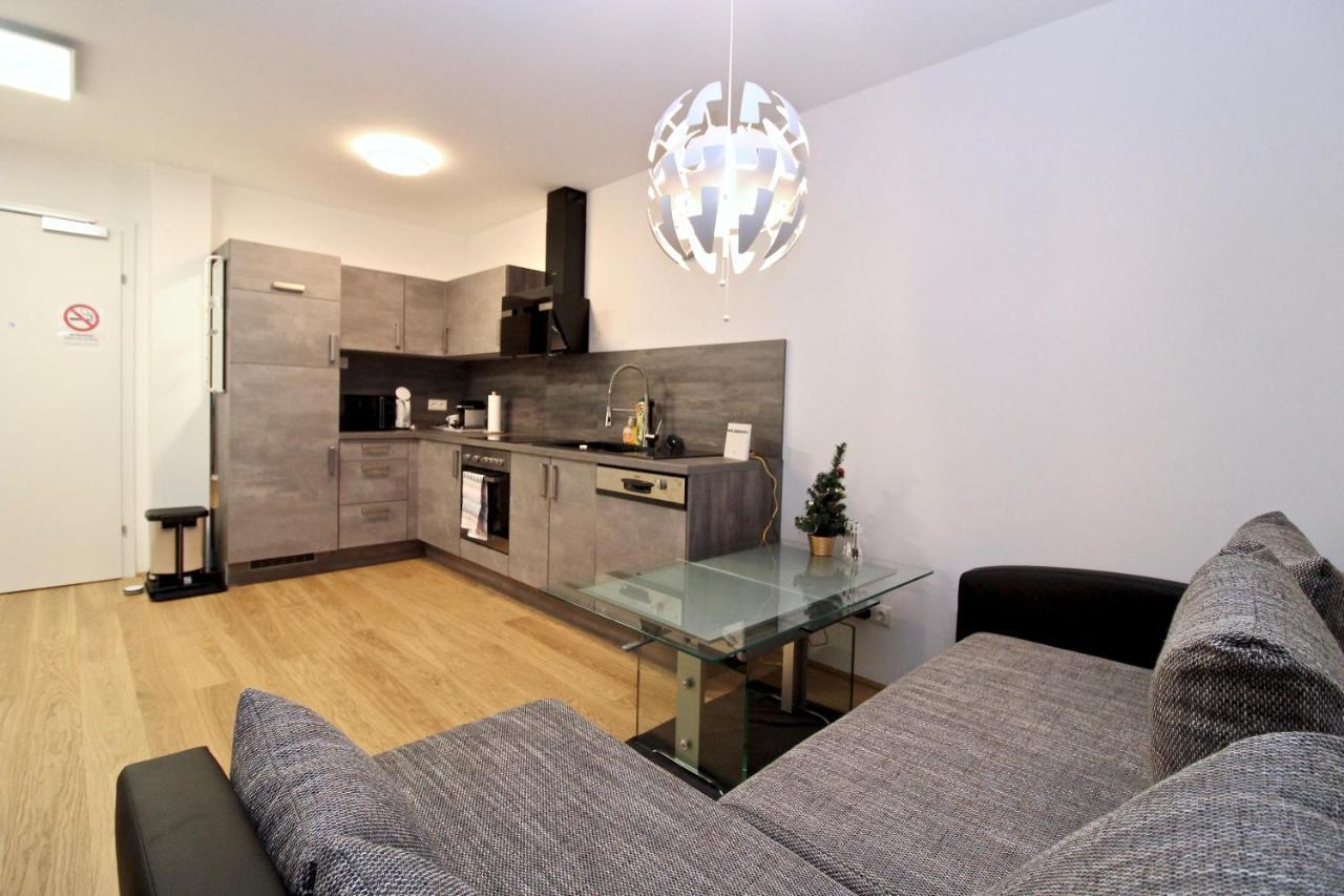 Balcony/pool/free Parking Garage * Wien
