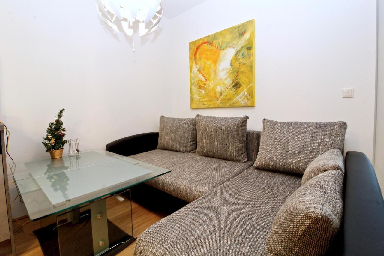 Balcony/pool/free Parking Garage Apartment Wien